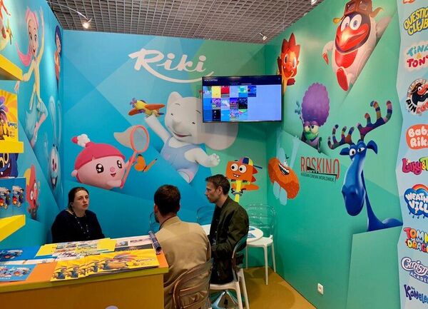 Стенд, посвященный российскому детскому контенту, выставка MIPTV 2019, Канн, Франция Стенд, посвященный российскому детскому контенту, выставка MIPTV 2019, Канн, Франция