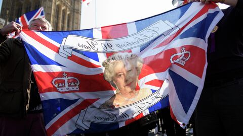 Выноси всех святых. Brexit назначили на Хеллоуин Выноси всех святых. Brexit назначили на Хеллоуин