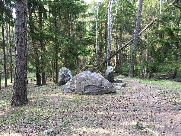 Дольмен Ансарве на острове Готланд, Швеция Дольмен Ансарве на острове Готланд, Швеция