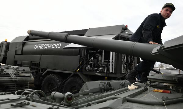 Военная техника, которую доставили в Москву с полигона Алабино для участия в параде Победы на Красной площади 9 мая Военная техника, которую доставили в Москву с полигона Алабино для участия в параде Победы на Красной площади 9 мая