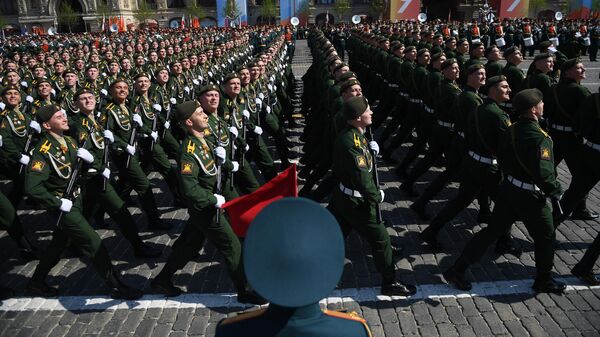 Курсанты военной академии ракетных войск стратегического назначения имени Петра Великого на генеральной репетиции военного парада на Красной площади Курсанты военной академии ракетных войск стратегического назначения имени Петра Великого на генеральной репетиции военного парада на Красной площади