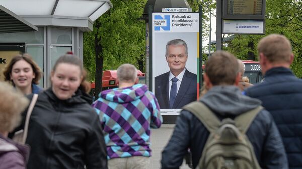 Предвыборный агитационный плакат кандидата в президенты Литвы Гитанаса Науседы Предвыборный агитационный плакат кандидата в президенты Литвы Гитанаса Науседы