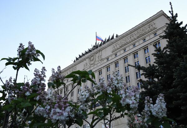 Здание министерства обороны РФ на Фрунзенской набережной в Москве Здание министерства обороны РФ на Фрунзенской набережной в Москве