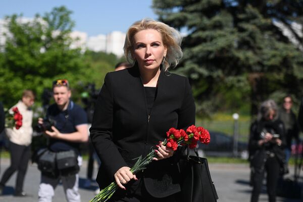 Главный врач Государственного бюджетного учреждения здравоохранения города Москвы Московский научно-практический центр дерматовенерологии и косметологии Ольга Жукова идет на церемонию прощания с главным редактором радиостанции Говорит Москва Сергеем Доренко Главный врач Государственного бюджетного учреждения здравоохранения города Москвы Московский научно-практический центр дерматовенерологии и косметологии Ольга Жукова идет на церемонию прощания с главным редактором радиостанции Говорит Москва Сергеем Доренко