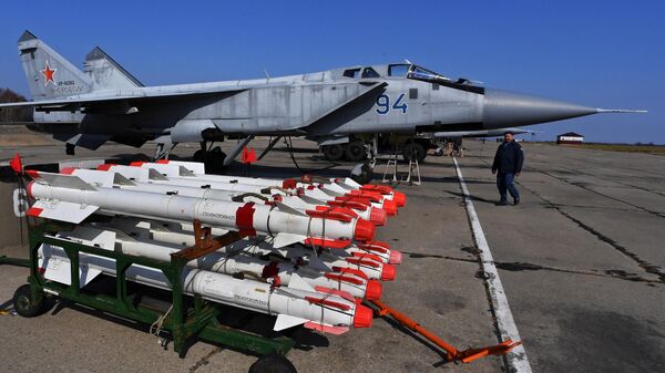 Управляемые ракеты класса воздух-воздух малого радиуса действия Р-73 у многоцелевого истребителя МиГ-31 ВКС РФ Управляемые ракеты класса воздух-воздух малого радиуса действия Р-73 у многоцелевого истребителя МиГ-31 ВКС РФ