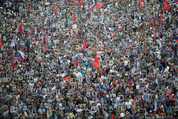 Участники акции Бессмертный полк в Москве Участники акции Бессмертный полк в Москве
