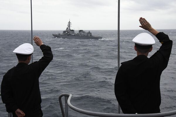 Моряки большого противолодочного корабля (БПК) Адмирал Пантелеев во время совместных учений по поиску и спасению на море Сарекс-2019 Моряки большого противолодочного корабля (БПК) Адмирал Пантелеев во время совместных учений по поиску и спасению на море Сарекс-2019