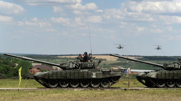 Танки Т72Б3 на сводной тренировке динамического показа боевых возможностей вооружения и военной техники с авиацией в рамках предстоящего Международного военно-технического форума Армия-2019 Танки Т72Б3 на сводной тренировке динамического показа боевых возможностей вооружения и военной техники с авиацией в рамках предстоящего Международного военно-технического форума Армия-2019