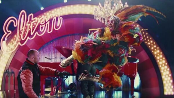 Элтон Джон в фильме Kingsman: Золотое кольцо Элтон Джон в фильме Kingsman: Золотое кольцо