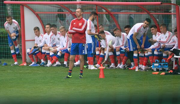 Тренер вратарей юношеской сборной России (U-18) Александр Филимонов Тренер вратарей юношеской сборной России (U-18) Александр Филимонов