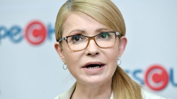 Лидер политической партии Батькивщина Юлия Тимошенко на пресс-конференции во Львове. 3 июля 2019 Лидер политической партии Батькивщина Юлия Тимошенко на пресс-конференции во Львове. 3 июля 2019