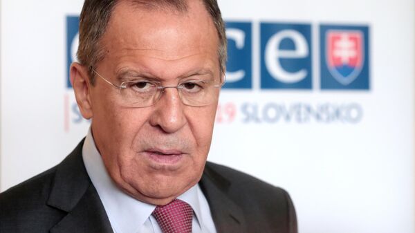 Министр иностранных дел РФ Сергей Лавров во время пресс-подхода по итогам участия в неформальной встрече глав МИД стран-участниц ОБСЕ Министр иностранных дел РФ Сергей Лавров во время пресс-подхода по итогам участия в неформальной встрече глав МИД стран-участниц ОБСЕ