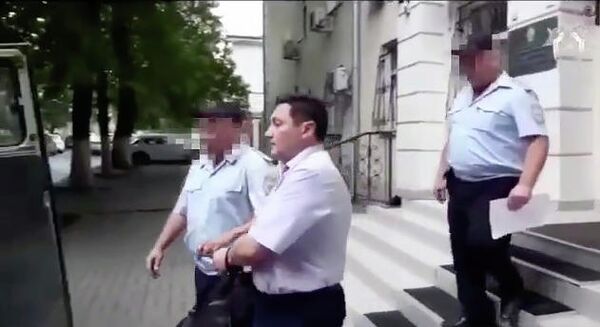 Задержанный первый заместитель начальника Северо-Кавказской железной дороги – филиала ОАО РЖД Задержанный первый заместитель начальника Северо-Кавказской железной дороги – филиала ОАО РЖД