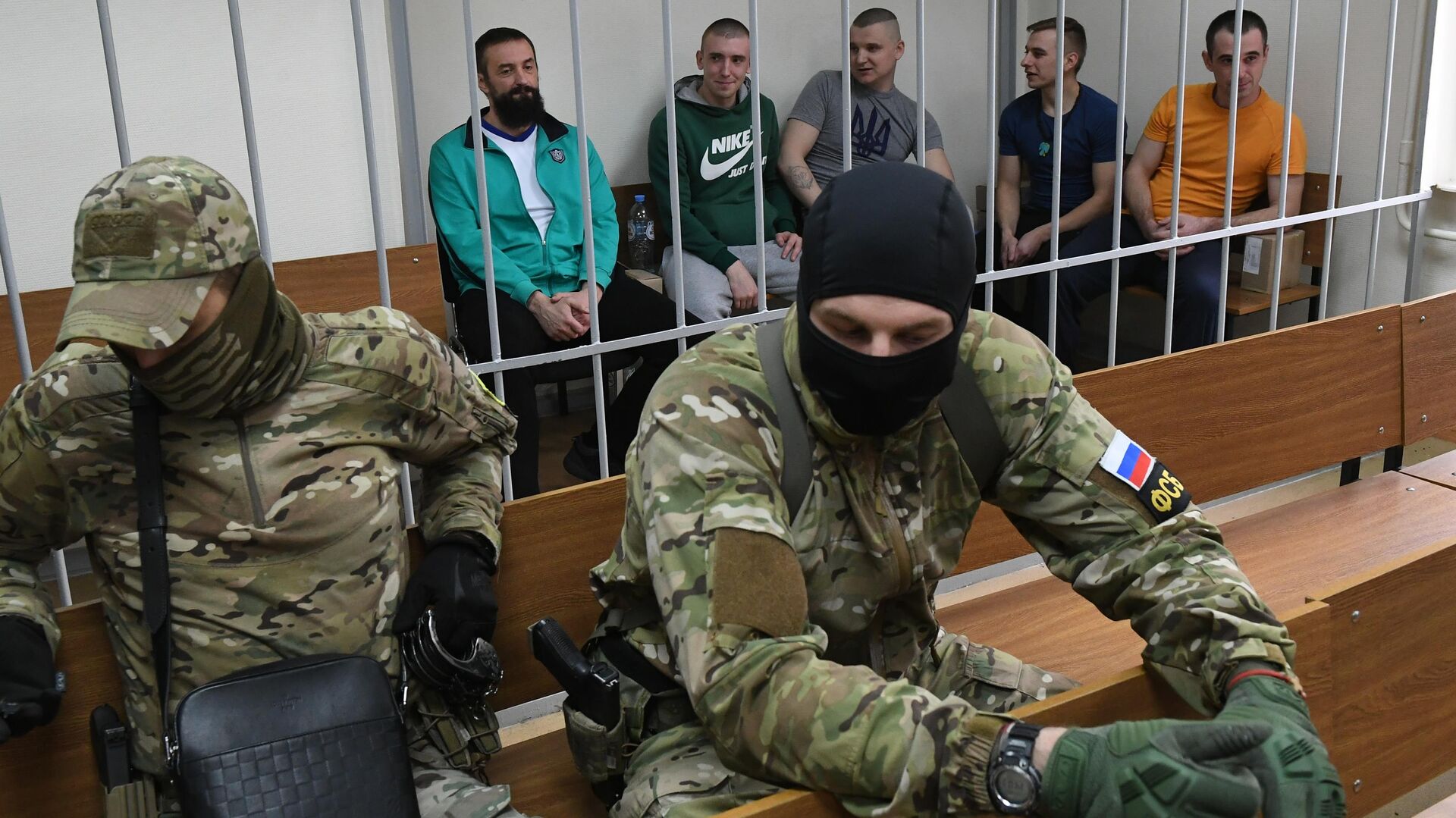Задержанные украинские моряки на заседании Лефортовского суда города Москвы Задержанные украинские моряки на заседании Лефортовского суда города Москвы - РИА Новости, 1920, 25.11.2020