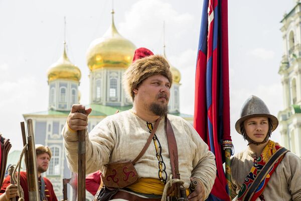 Участники фестиваля клубов военно-исторической реконструкции Кремли России Участники фестиваля клубов военно-исторической реконструкции Кремли России