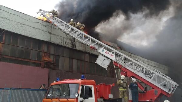 Пожар в цехе по производству жидкости для розжига в Рязани