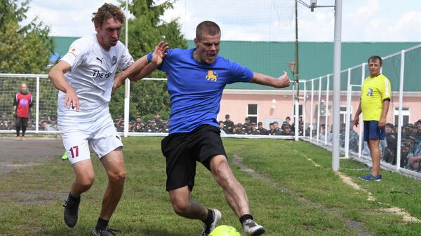 Александр Кокорин (справа) Александр Кокорин (справа)