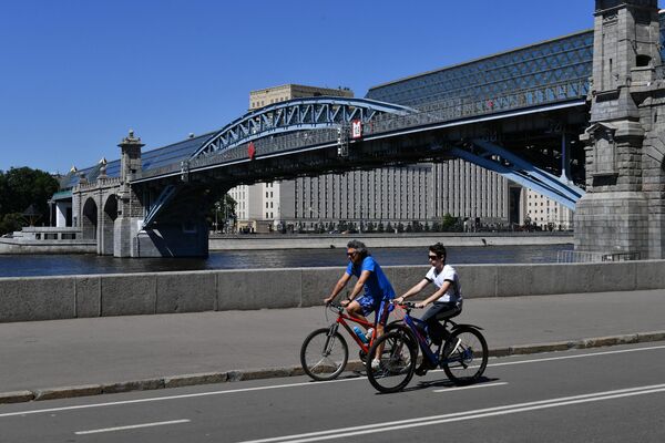 Пешеходный Пушкинский мост в Москве Пешеходный Пушкинский мост в Москве