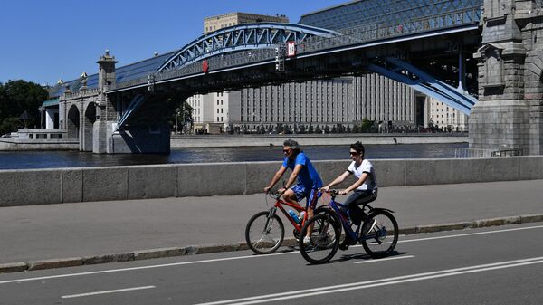 Пешеходный Пушкинский мост в Москве Пешеходный Пушкинский мост в Москве