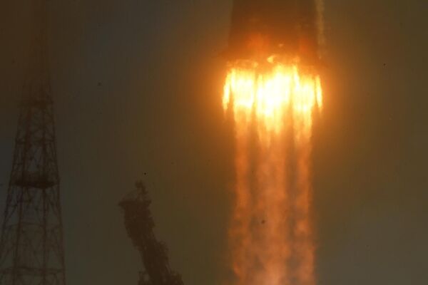 Запуск ракеты-носителя Союз-2.1а с пилотируемым кораблем Союз МС-14 со стартовой площадки космодрома Байконур Запуск ракеты-носителя Союз-2.1а с пилотируемым кораблем Союз МС-14 со стартовой площадки космодрома Байконур