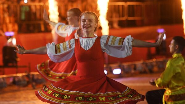 Участники выступления суворовцев Московского военно-музыкального училища имени генерал-лейтенанта В. М. Халилова на репетиции парада участников Международного военно-музыкального фестиваля Спасская башня на Красной площади в Москве Участники выступления суворовцев Московского военно-музыкального училища имени генерал-лейтенанта В. М. Халилова на репетиции парада участников Международного военно-музыкального фестиваля Спасская башня на Красной площади в Москве