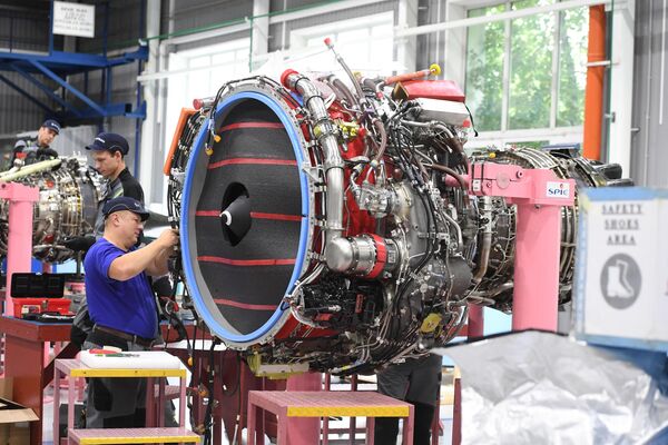 Сборка турбовентиляторного двигателя PowerJet SaM146 для самолетов Sukhoi Superjet 100 на заводе имени Гагарина в Комсомольске-на-Амуре Сборка турбовентиляторного двигателя PowerJet SaM146 для самолетов Sukhoi Superjet 100 на заводе имени Гагарина в Комсомольске-на-Амуре