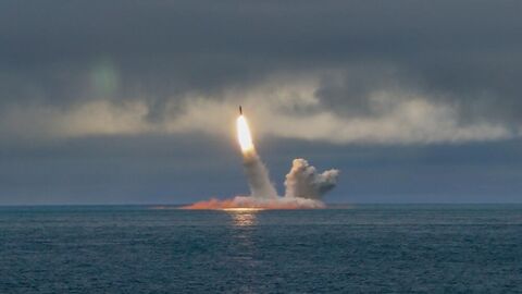 Пуск баллистической ракеты Булава в Баренцевом море Пуск баллистической ракеты Булава в Баренцевом море
