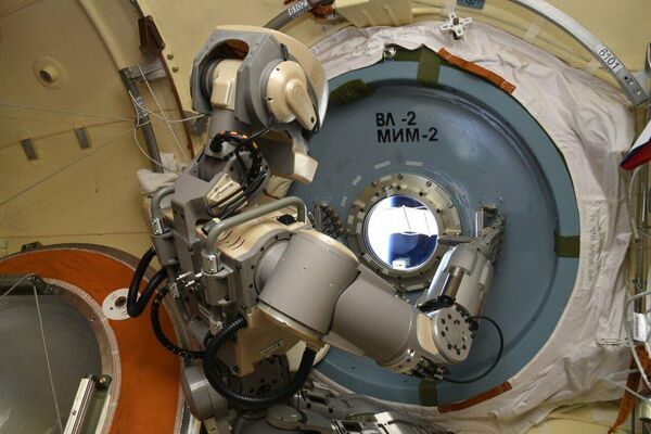 Антропоморфный робот Skybot F-850 на борту МКС Антропоморфный робот Skybot F-850 на борту МКС
