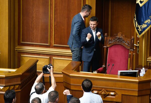 Президент Украины Владимир Зеленский во время заседания Верховной рады в Киеве Президент Украины Владимир Зеленский во время заседания Верховной рады в Киеве