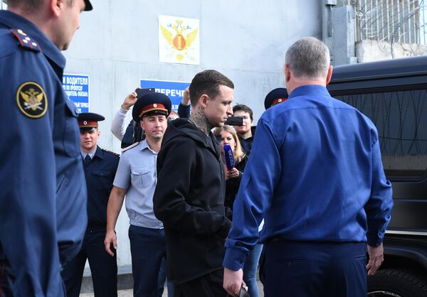 Павел Мамаев у КПП исправительной колонии №4 города Алексеевка Белгородской области Павел Мамаев у КПП исправительной колонии №4 города Алексеевка Белгородской области