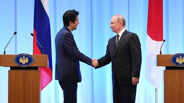 Абэ заявил, что намерен стремиться к расцвету российско-японских отношений