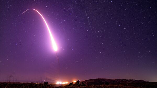 Пуск американской межконтинентальной баллистической ракеты Minuteman III Пуск американской межконтинентальной баллистической ракеты Minuteman III