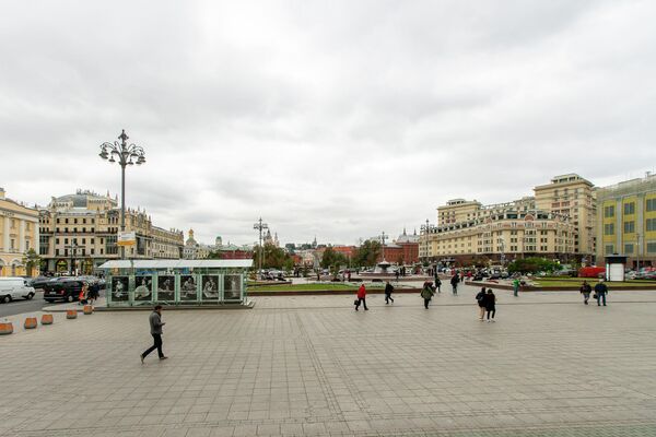 Вид на Театральную площадь от Большого театра Вид на Театральную площадь от Большого театра