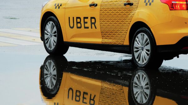 Автомобиль службы такси Uber