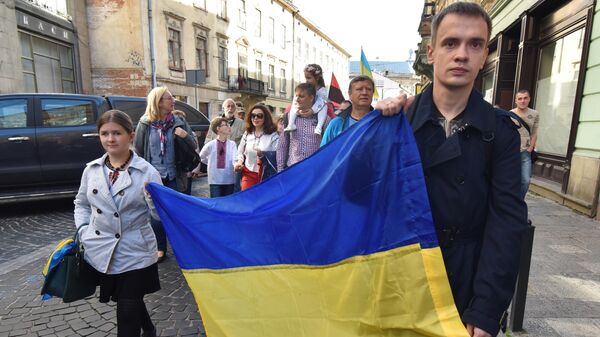 Участники марша Нет капитуляции!, приуроченного ко Дню защитника Украины во Львове Участники марша Нет капитуляции!, приуроченного ко Дню защитника Украины во Львове