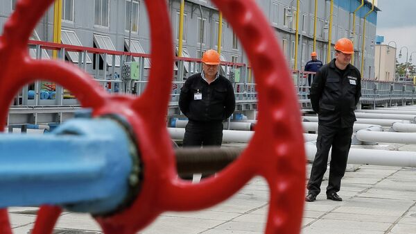 Рабочие на подземном газохранилище на Украине Рабочие на подземном газохранилище на Украине
