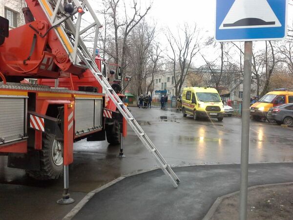 Пожарные спасли 28 человек при пожаре в жилом многоквартирном доме в Казани Пожарные спасли 28 человек при пожаре в жилом многоквартирном доме в Казани