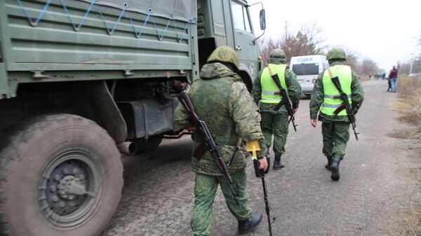 Саперы Народной милиции ДНР в районе села Петровское Саперы Народной милиции ДНР в районе села Петровское