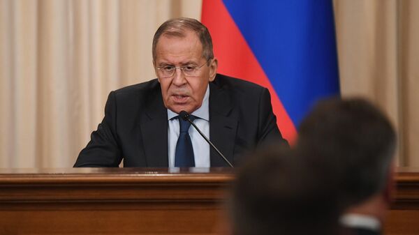 Министр иностранных дел РФ Сергей Лавров во время пресс-конференции по итогам совместного заседания коллегий МИД РФ и Белоруссии. 18 ноября 2019 Министр иностранных дел РФ Сергей Лавров во время пресс-конференции по итогам совместного заседания коллегий МИД РФ и Белоруссии. 18 ноября 2019