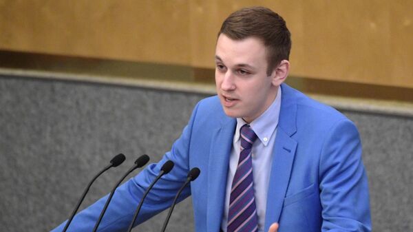 Депутат Василий Власов на пленарном заседании Госдумы РФ Депутат Василий Власов на пленарном заседании Госдумы РФ