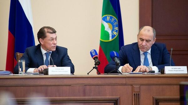Министр труда и социальной защиты РФ Максим Топилин и глава КЧР Рашид Темрезов Министр труда и социальной защиты РФ Максим Топилин и глава КЧР Рашид Темрезов