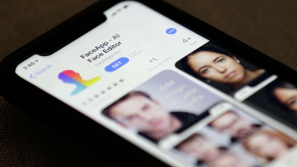 FaceApp для фейсдаунов. ФБР объявило войну мобильным приложениям из РФ FaceApp для фейсдаунов. ФБР объявило войну мобильным приложениям из РФ