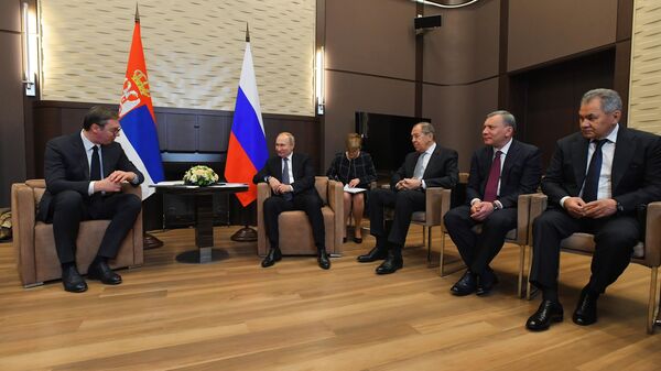 Президент РФ Владимир Путин и президент Сербии Александр Вучич во время встречи Президент РФ Владимир Путин и президент Сербии Александр Вучич во время встречи