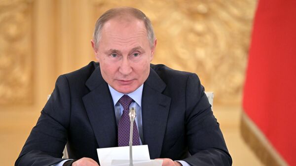 Президент РФ Владимир Путин на заседании Совета по развитию гражданского общества и правам человека Президент РФ Владимир Путин на заседании Совета по развитию гражданского общества и правам человека
