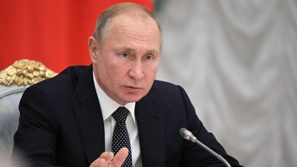 Путин пообщается в Кремле с сенаторами и депутатами