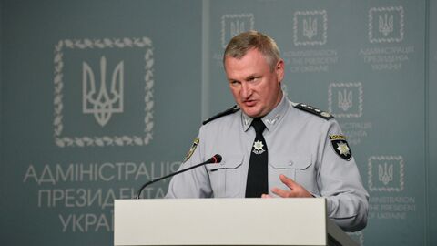 Глава Национальной полиции Сергей Князев оглашает доклад президенту Украины Владимиру Зеленскому в Киеве о ходе расследования убийства журналиста Павла Шеремета Глава Национальной полиции Сергей Князев оглашает доклад президенту Украины Владимиру Зеленскому в Киеве о ходе расследования убийства журналиста Павла Шеремета