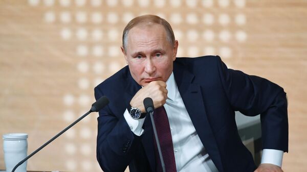 Президент РФ Владимир Путин на большой ежегодной пресс-конференции Президент РФ Владимир Путин на большой ежегодной пресс-конференции