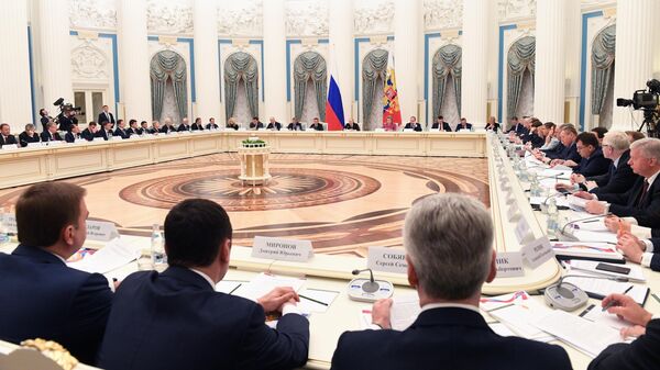 Президент РФ Владимир Путин на заседании президиума Совета при президенте РФ по стратегическому развитию и национальным проектам Президент РФ Владимир Путин на заседании президиума Совета при президенте РФ по стратегическому развитию и национальным проектам