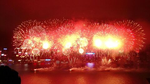 Новогодний фейерверк в Гонконге Новогодний фейерверк в Гонконге