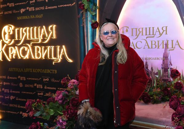 Президент благотворительного фонда Русский Силуэт Татьяна Михалкова на премьере ледового шоу Спящая красавица. Легенда двух королевств в Москве Президент благотворительного фонда Русский Силуэт Татьяна Михалкова на премьере ледового шоу Спящая красавица. Легенда двух королевств в Москве